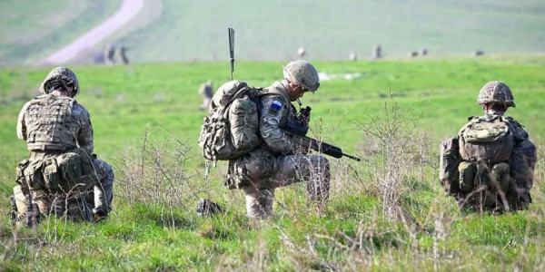 Britaniya müharibəyə HAZIRLAŞIR: Veteranlar yenidən xidmətə çağırıla bilər