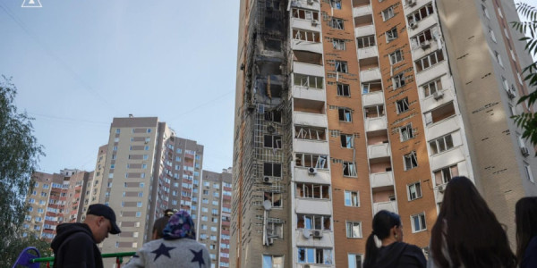 Kiyevdə yaşayış binasına dron zərbəsi: 4 nəfər yaralanıb