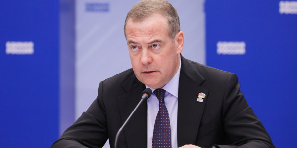 Dmitri Medvedev  Rusiyada səfərbərliklə bağlı iddiaları təkzib edib