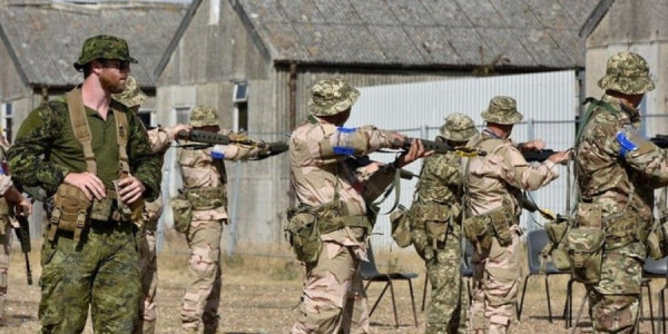 Britaniyalı veteranların ruslara hərbi təlim keçdiyi iddia olunur