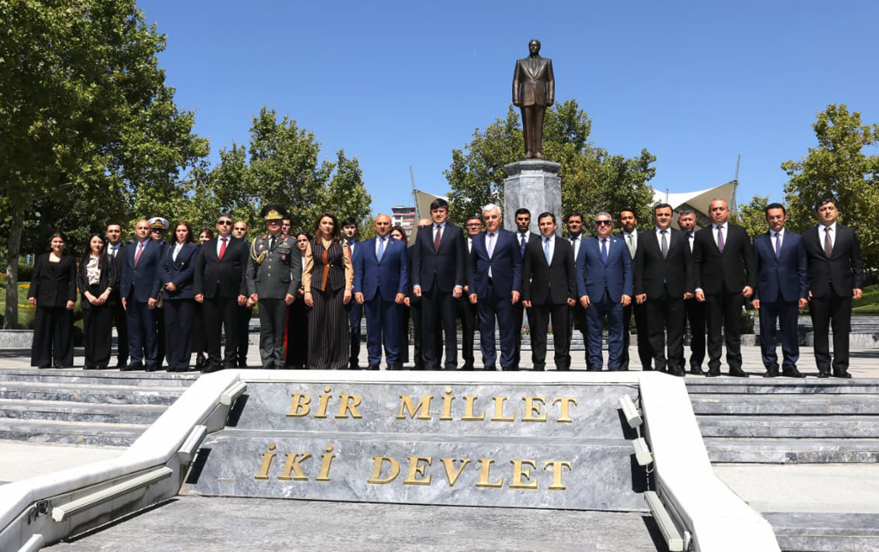 Ankarada Heydər Əliyevlə Atatürkün xatirəsi yad olundu
