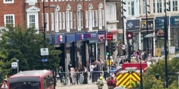 Londonda silahlı hücum: