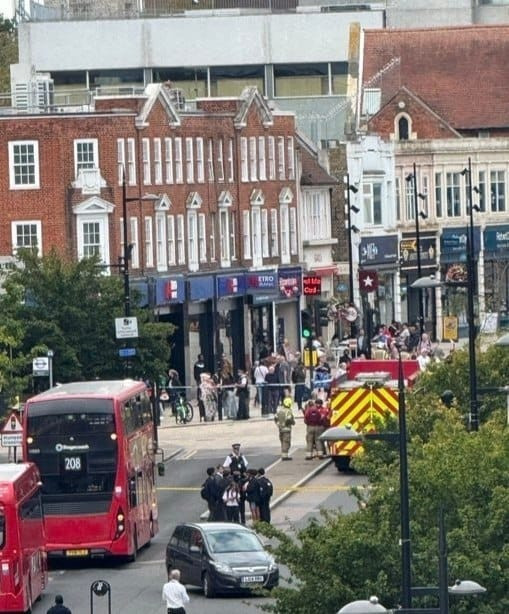 Londonda silahlı hücum: