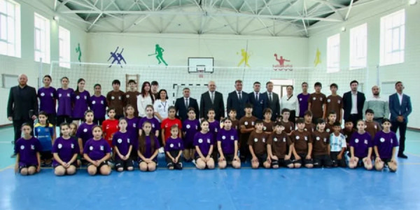 Şahin Bağırov Samuxda yeniyetmə voleybolçularla görüşüb