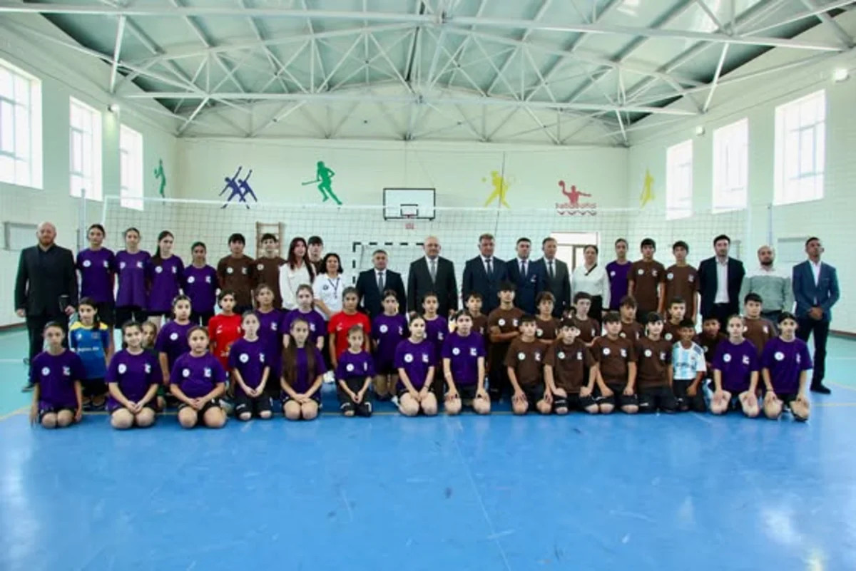 Şahin Bağırov Samuxda yeniyetmə voleybolçularla görüşüb
