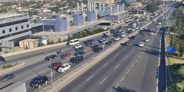 Bu yollarda nəqliyyatın sıxlığı yaranıb