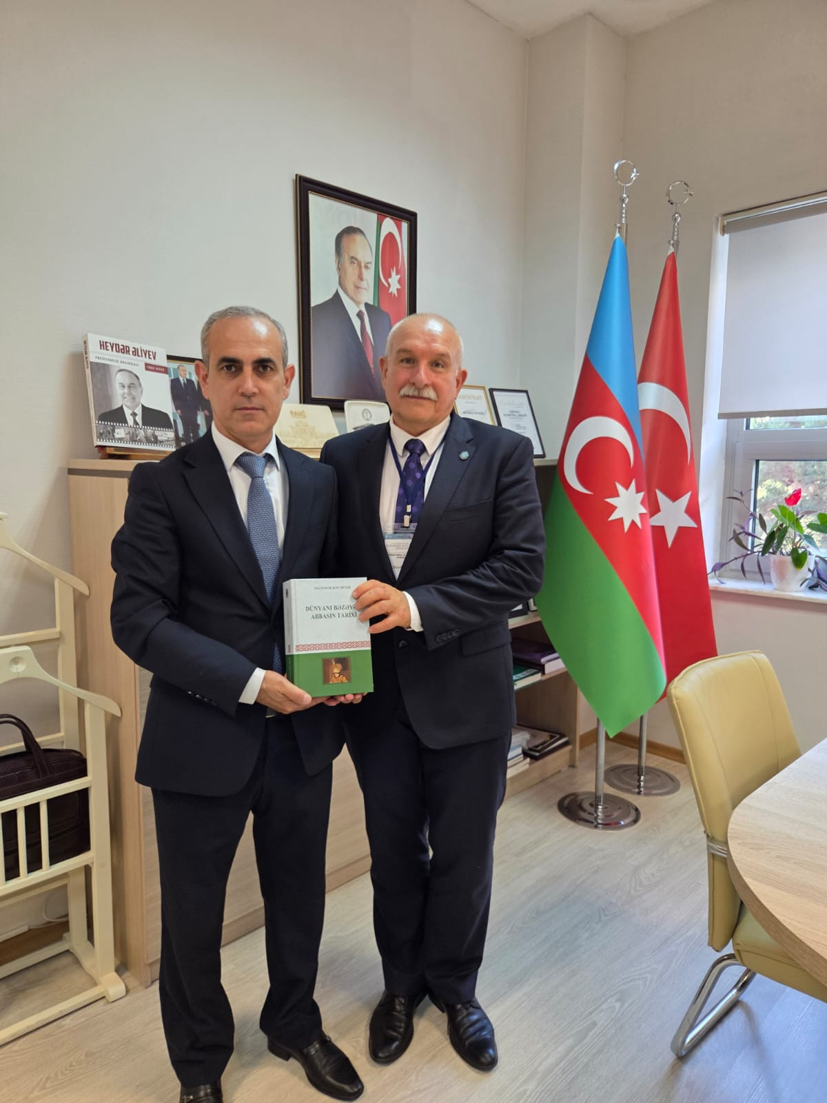 Macarıstanın Seqed Universitetinin professoru Şandor Papp MEK-də olub