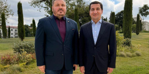 Hikmət Hacıyev Ukraynanın Azərbaycandakı səfiri ilə görüşüb
