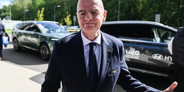İnfantino FİFA prezidentliyindən ƏL ÇƏKMİR