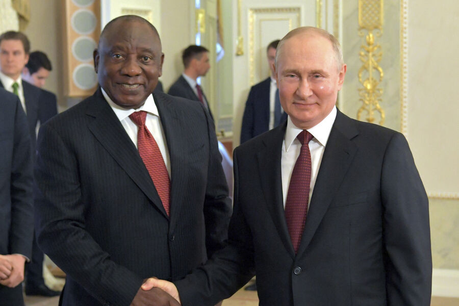 Ramafoza: Putin Ukrayna münaqişəsinin həllində maraqlıdır