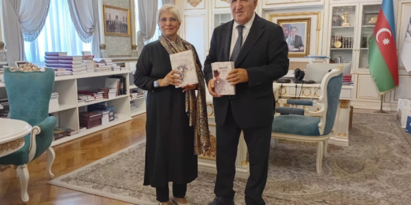 AMEA-nın prezidenti İsa Həbibbəyli Pakistan Ədəbiyyat Akademiyasının prezidenti Nəcibə Ariflə görüşüb