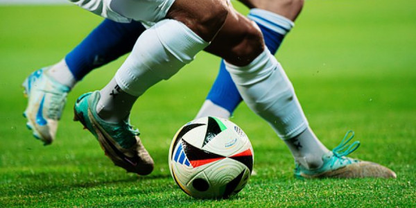 Rusiya futbolçuları beynəlxalq yarışlara yalnız milli statusda qayıdacaq