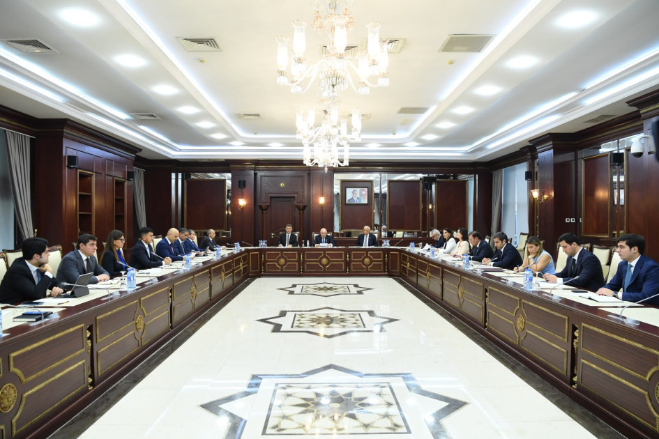 Milli Məclisin Əmək və sosial siyasət komitəsinin payız sessiyasında ilk iclası keçirilib