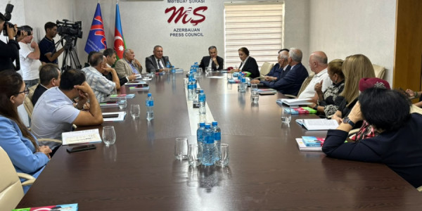 Şirməmməd Hüseynova həsr edilmiş “İstiqlal söhbətləri” kitabının təqdimatı keçirilib