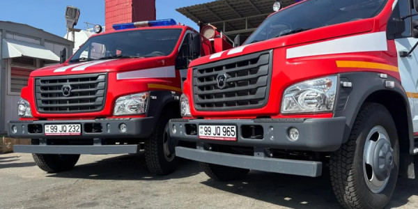 SOCAR-ın "Azneft" İstehsalat Birliyinə 4 yeni yanğınsöndürən avtomobil verilib