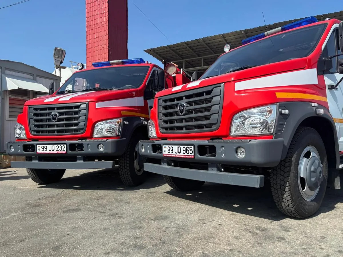 SOCAR-ın "Azneft" İstehsalat Birliyinə 4 yeni yanğınsöndürən avtomobil verilib
