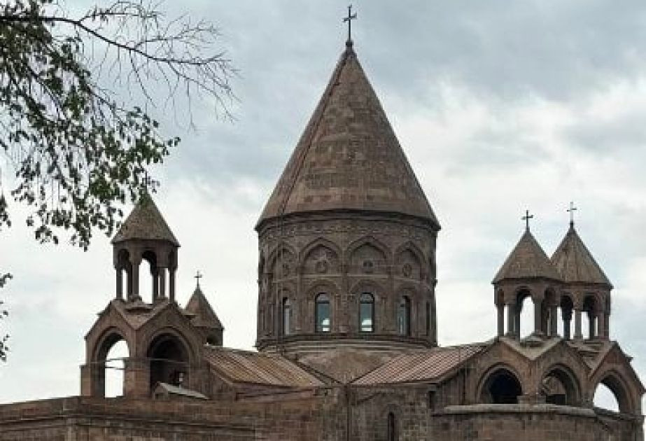 Ermənistan kilsəsi ətrafında gərginlik daha da artır