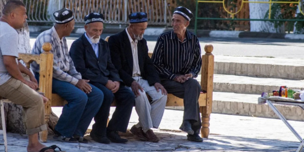 Özbəkistanda pensiya yaşı artırılır
