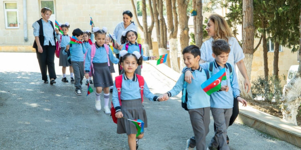 Bu gün uşaq evlərindən 39 uşaq birinci sinfə gedir