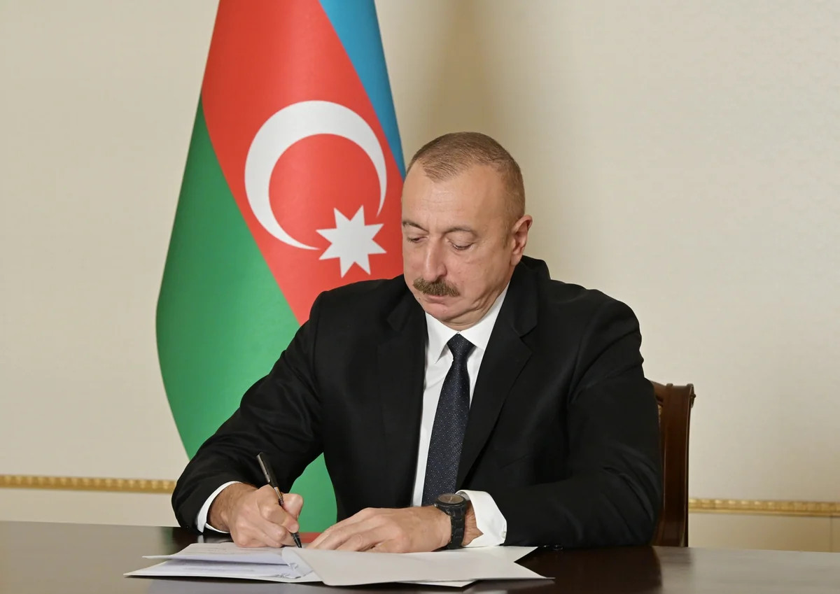 İlham Əliyev Auditorlar Palatasının üzvlərini və əməkdaşlarını təltif edib