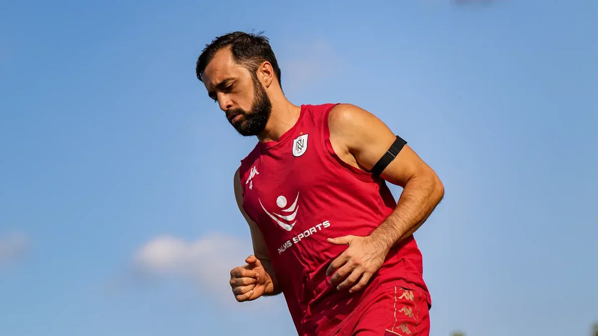 "Qəbələ" "Neftçi"dən ayrılan Elvin Camalovla 2 illik müqavilə bağlayacaq