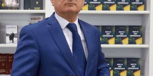 Oruc Quliyevin “Muzey və arxiv mənbəşünaslığı” adlı monoqrafiyası nəşr olunub