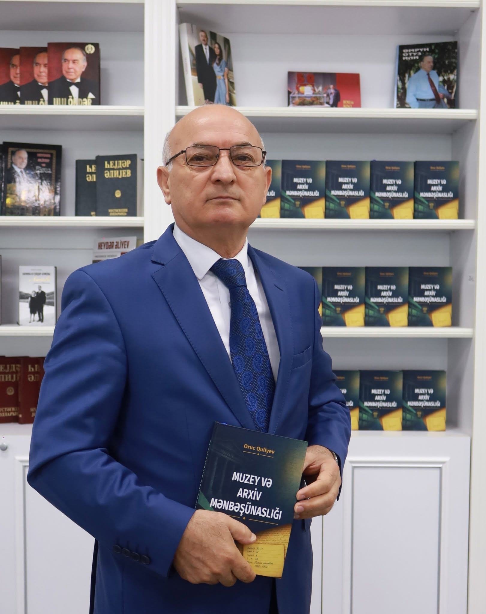 Oruc Quliyevin “Muzey və arxiv mənbəşünaslığı” adlı monoqrafiyası nəşr olunub