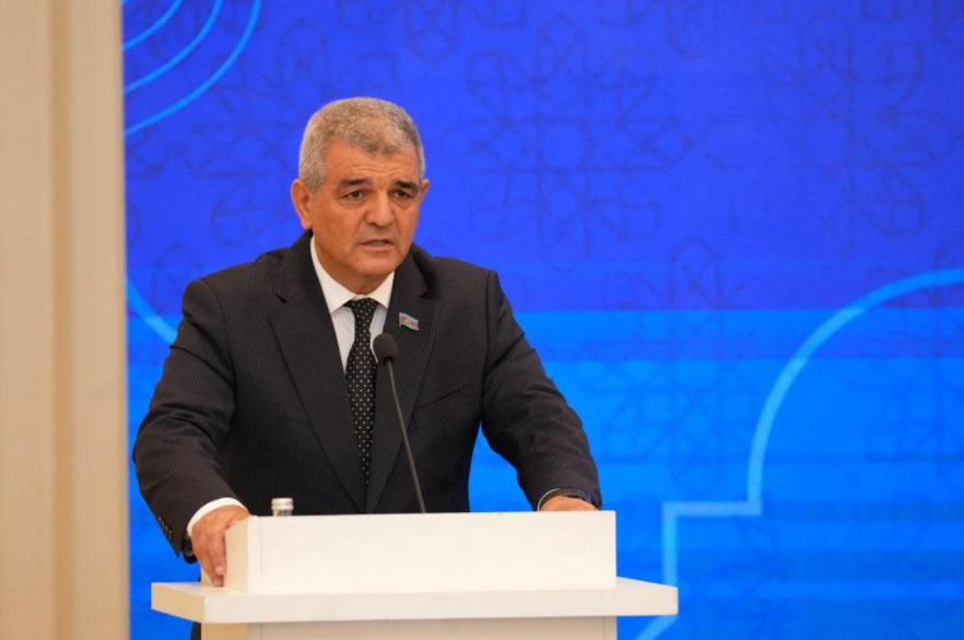 Fazil Mustafa “Tarixi-dini abidələrin qorunması: çağırışlar və perspektivlər” adlı konfransda çıxış edib