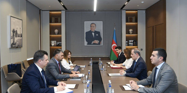 Azərbaycan ilə TRACECA arasında əməkdaşlıq məsələləri müzakirə edilib