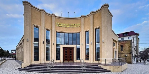 Dərbənddəki Azərbaycan Teatrına Müslüm Maqomayevin adı verilib