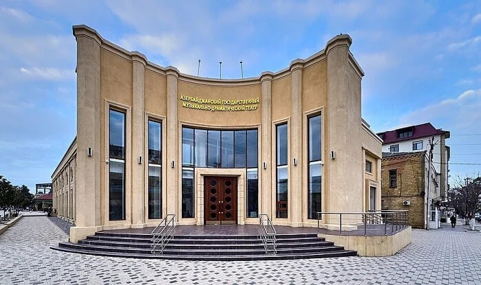 Dərbənddəki Azərbaycan Teatrına Müslüm Maqomayevin adı verilib