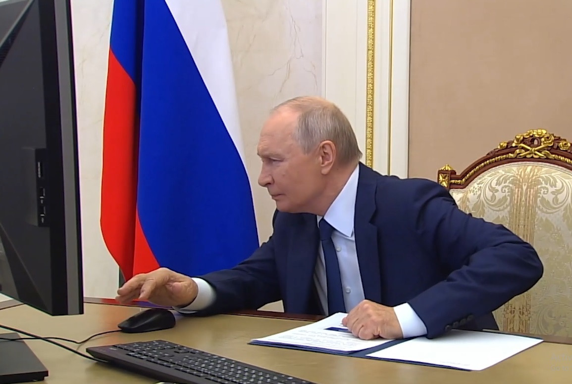 Putin seçkilərdə onlayn səs verib