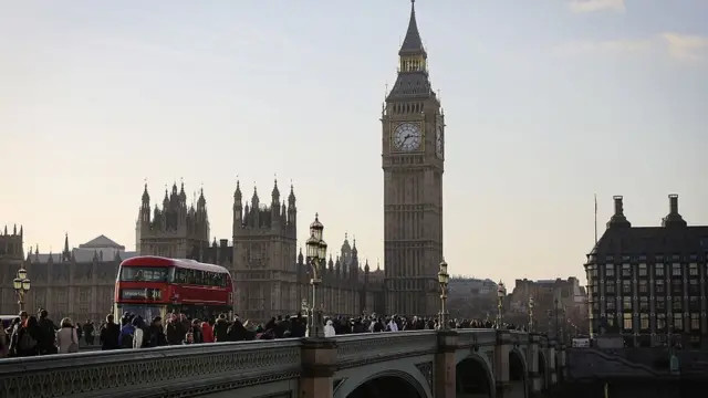 Britaniyada Liberal Demokratlar növbəti seçki üçün daha sərt mübarizəyə hazırlaşır