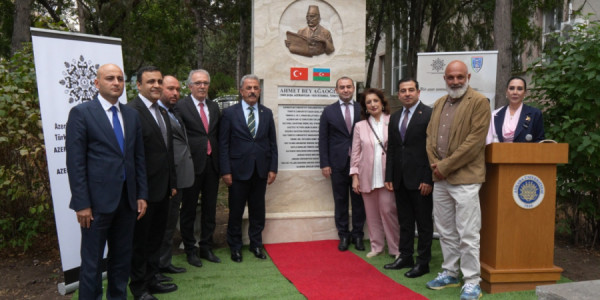 Ankara Universitetində Əhməd Ağaoğlunun barelyefi və auditoriyası açılıb