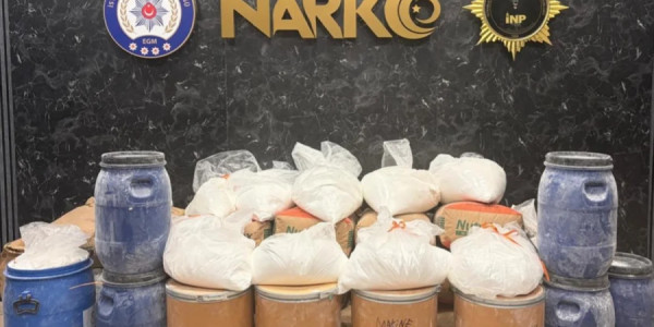 İstanbulda evdən 297 kiloqram narkotik aşkarlanıb