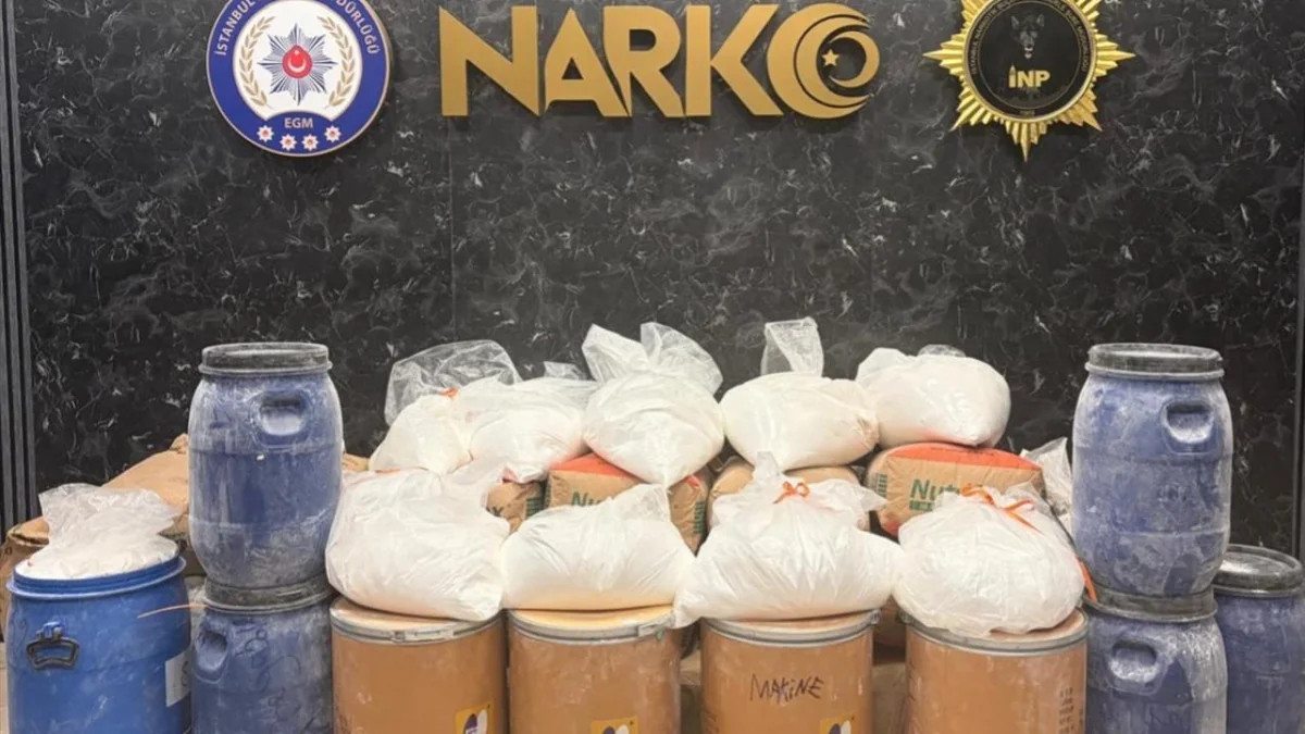 İstanbulda evdən 297 kiloqram narkotik aşkarlanıb