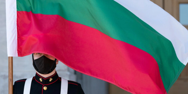 Bolqarıstan səfirini geri çağırdı və vəzifəsindən azad etdi