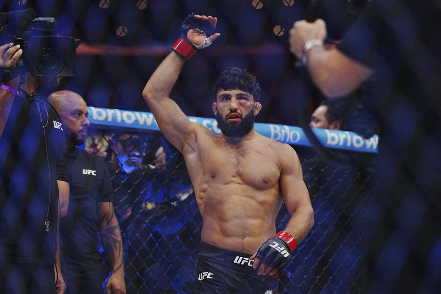 Tsarukyan UFC 331-dən 450 min dollar qazandı