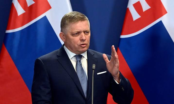 Robert Fiko bəzi Qərb siyasətçilərini Rusiya ilə NATO arasında münaqişə yaratmağa çalışmaqda ittiham edib
