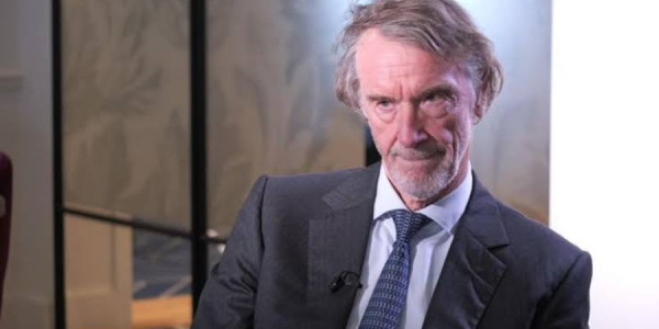 Britaniya hökuməti milyarder Cimmi Ratkliffi vergi tənqidinə görə qınayıb