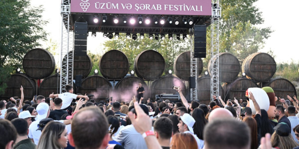Meysəridə festival axşamı: səhnədə sevilən ifaçılar