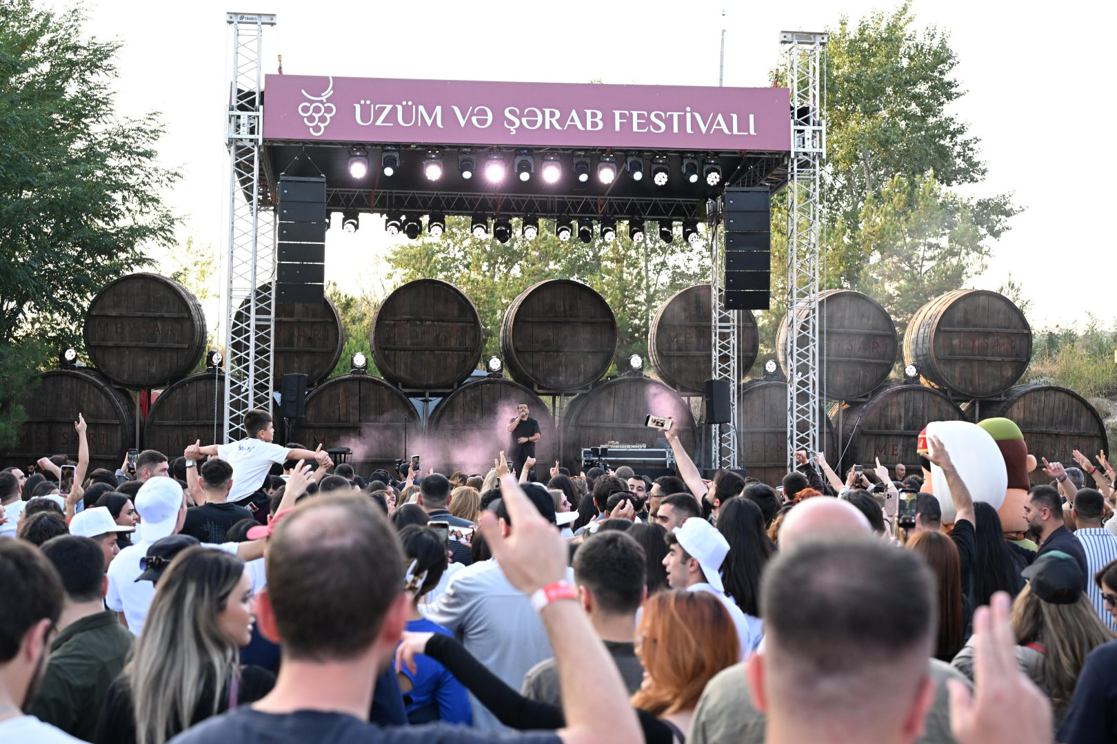Meysəridə festival axşamı: səhnədə sevilən ifaçılar