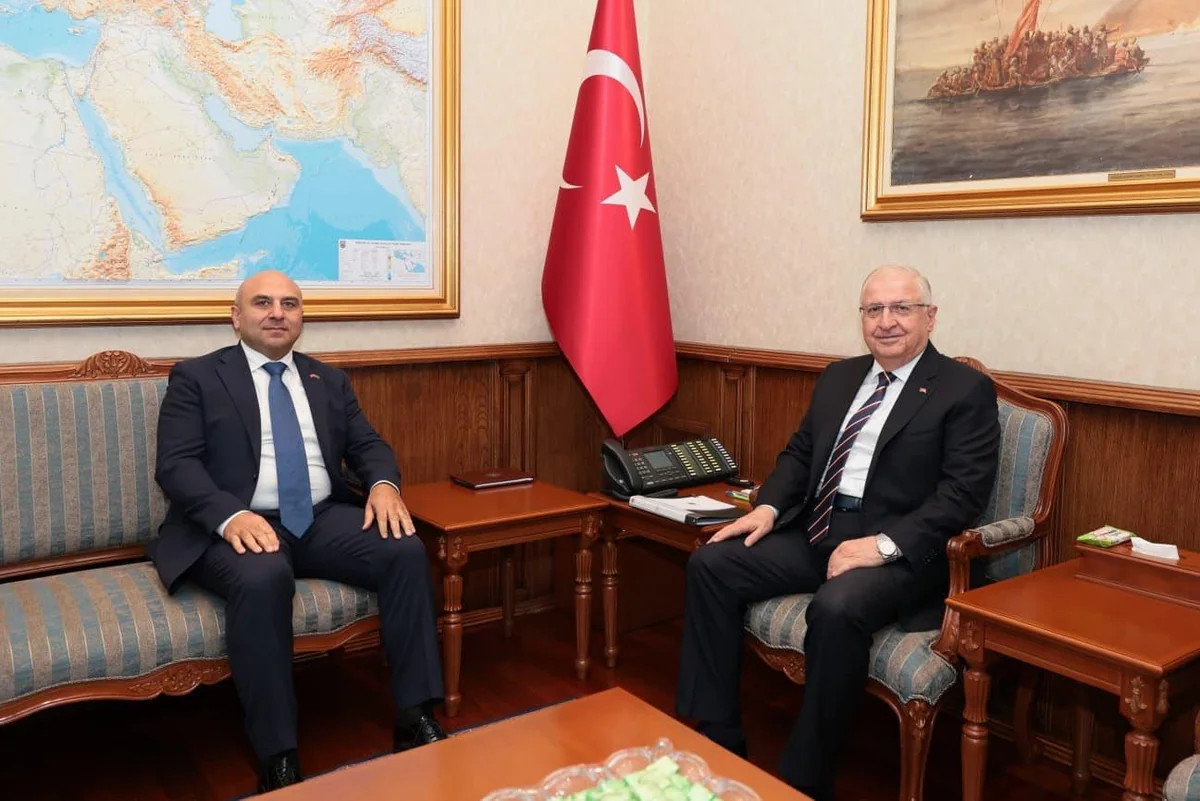 Yaşar Gülər Azərbaycanın yeni səfiri ilə görüşdü