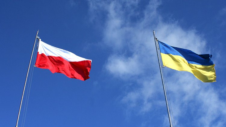 Ukrayna və Polşa ilə bağlı diqqətçəkən