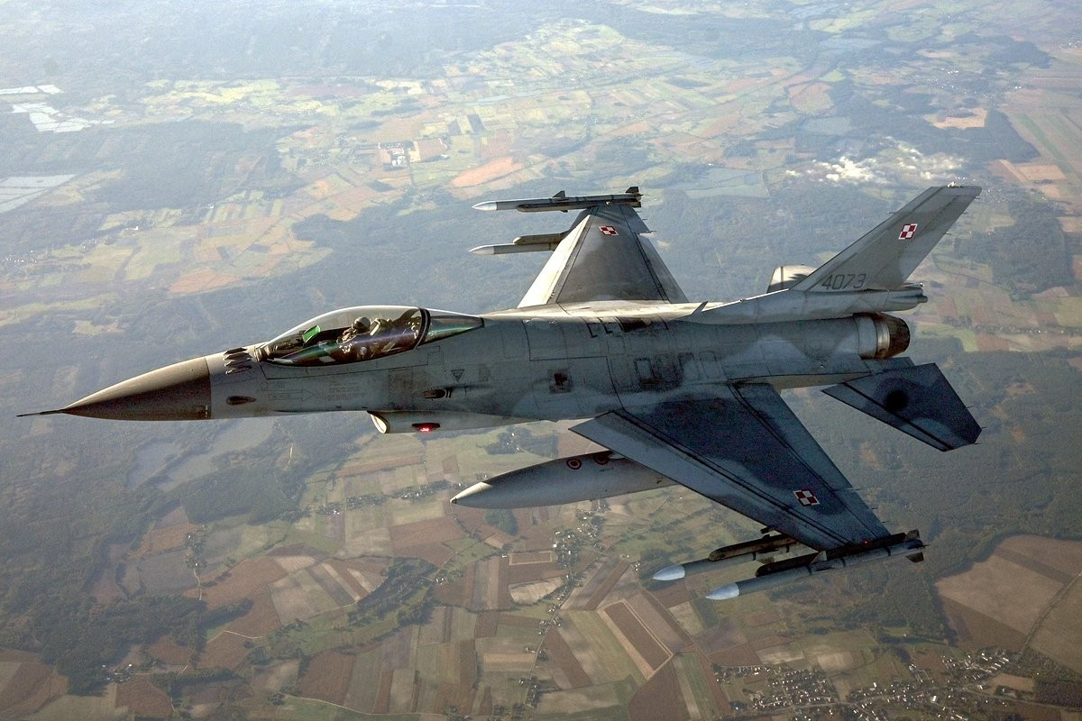 ABŞ-nin F-16 qırıcısı Almaniyada qəzaya uğrayıb