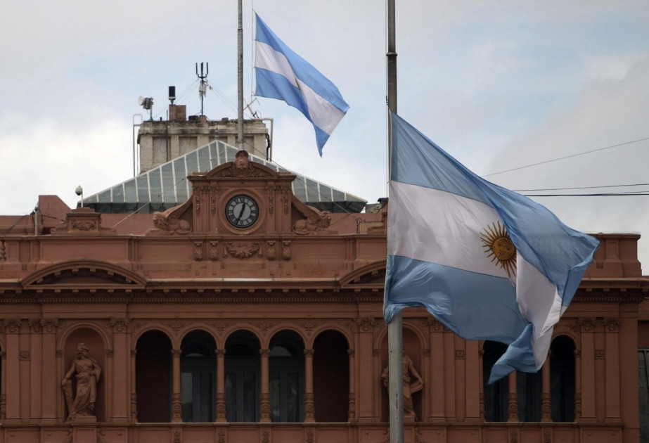 Argentinada deputatın parlamentdəki görüntüsü gündəm oldu