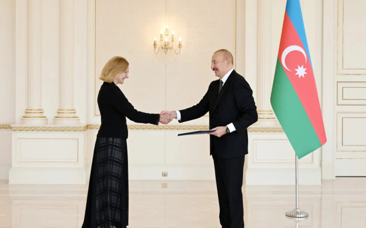 İlham Əliyev Estoniyanın Azərbaycanda yeni təyin olunmuş səfirini qəbul edib