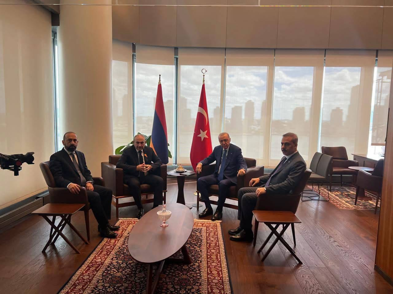 Türkiyə və Ermənistan liderləri arasında görüş baş tutub