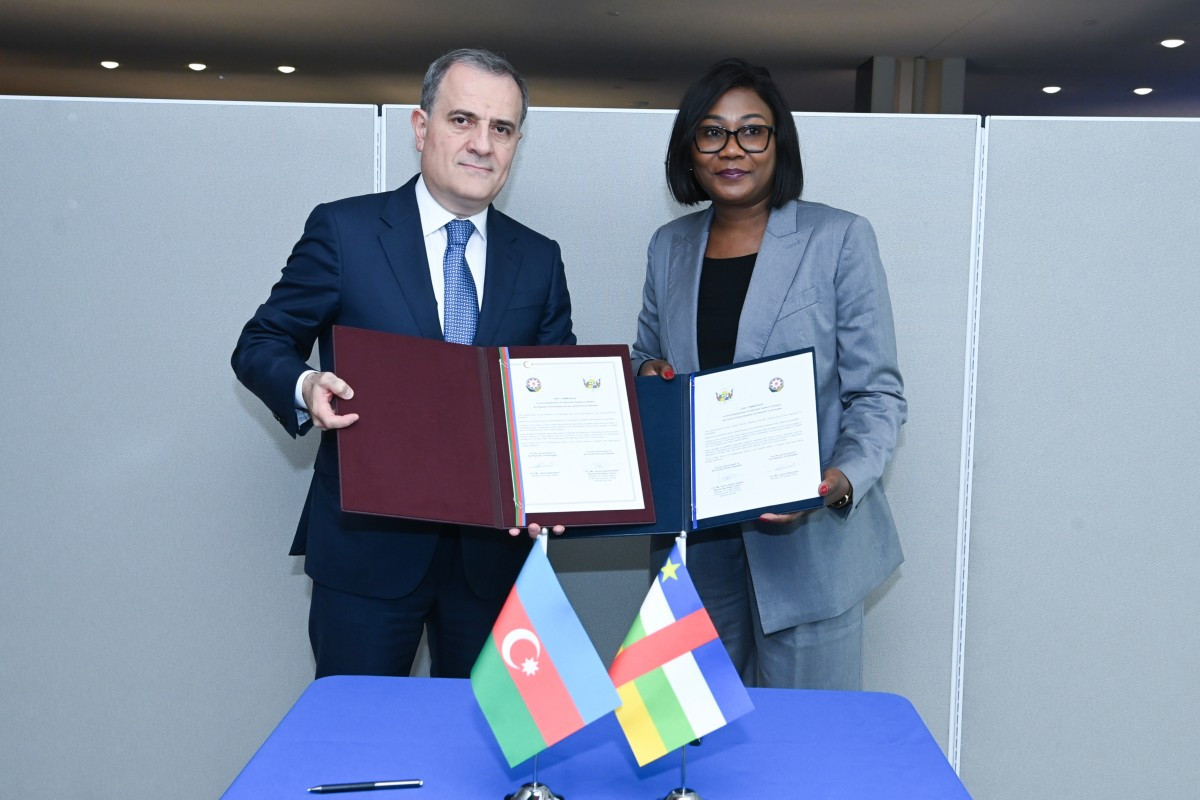 Ceyhun Bayramov Mərkəzi Afrikalı həmkarı ilə görüşüb