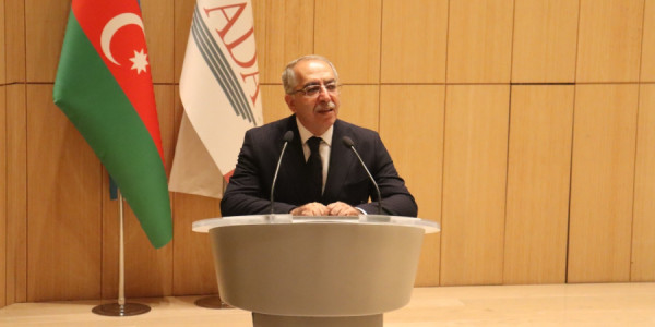 MEMİM-in “Sənət inciləri” layihəsi üzrə ADA Universitetində mühazirə-konsert keçirilib